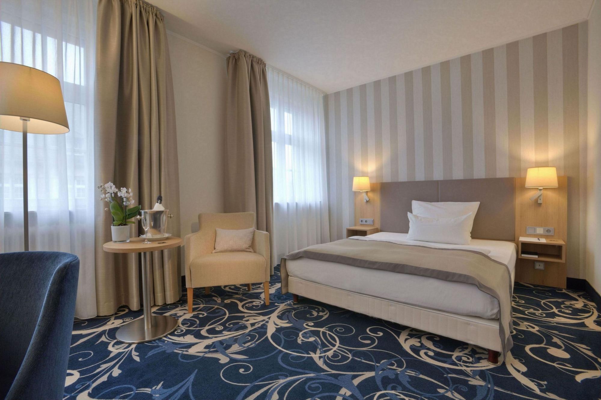 Schlosshotel Карлсруе Екстериор снимка