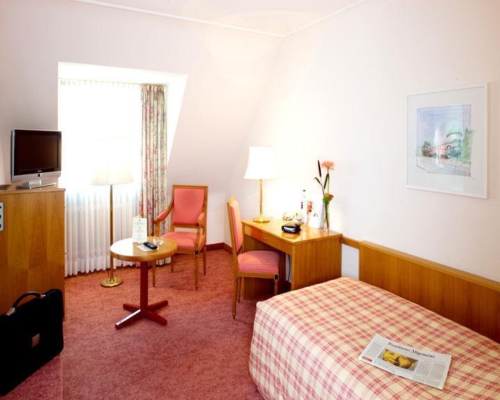 Schlosshotel Карлсруе Стая снимка
