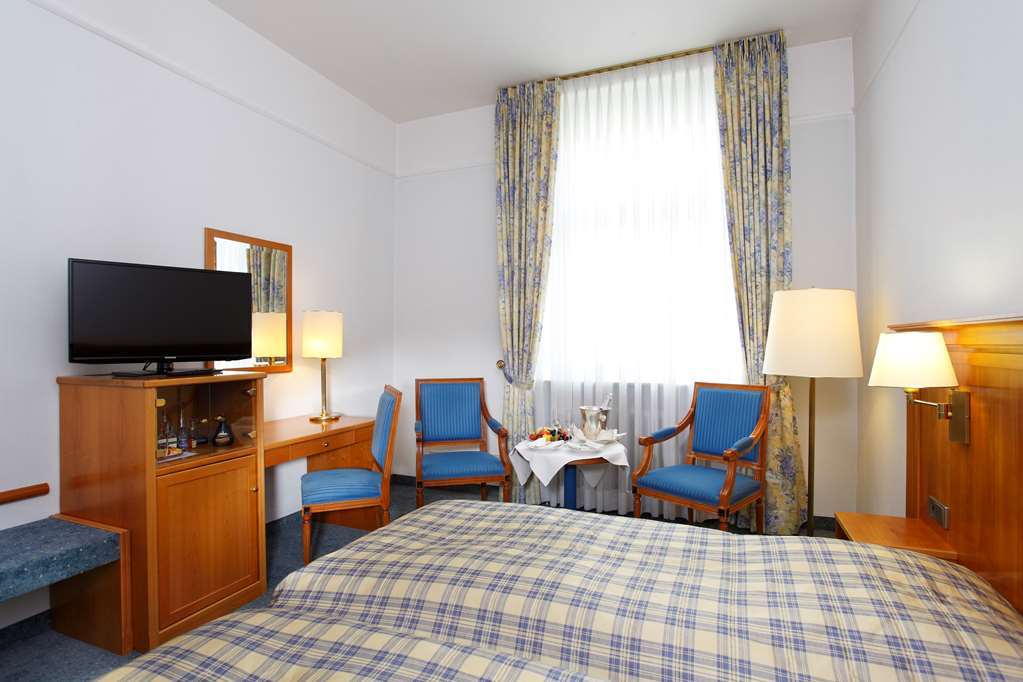 Schlosshotel Карлсруе Стая снимка