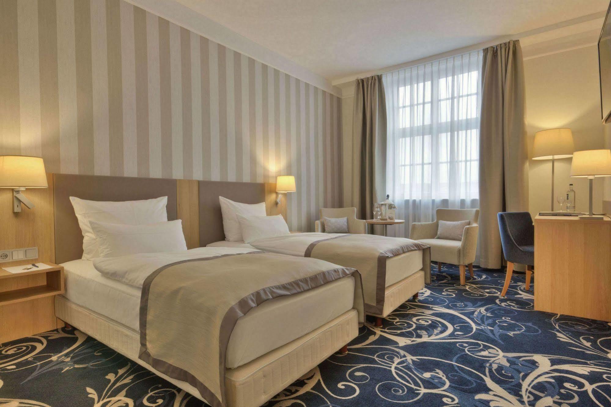 Schlosshotel Карлсруе Екстериор снимка